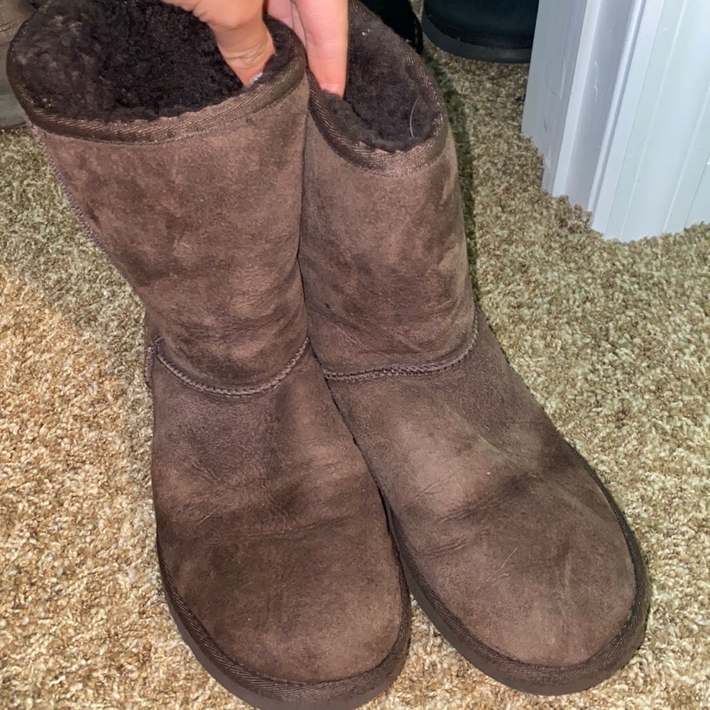 Chocolate brown Ugg’s